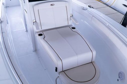 Sea-hunt GAMEFISH-30-WITH-COFFIN-BOX image