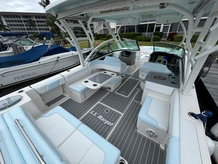 Robalo R317 Dual Console image