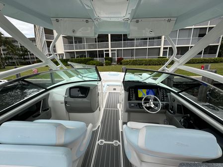 Robalo R317 Dual Console image