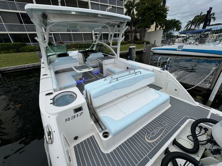 Robalo R317 Dual Console image