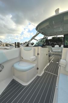 Robalo R317 Dual Console image