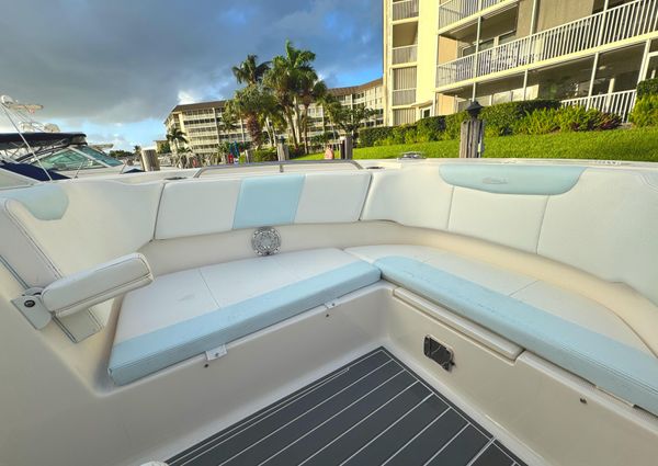 Robalo R317 Dual Console image