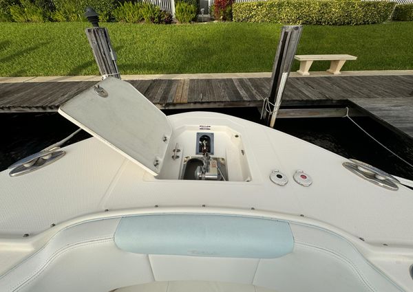 Robalo R317 Dual Console image