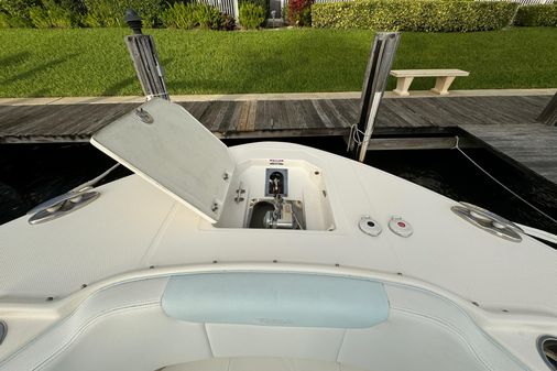 Robalo R317 Dual Console image