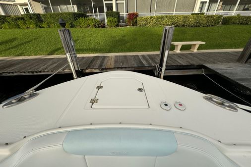 Robalo R317 Dual Console image