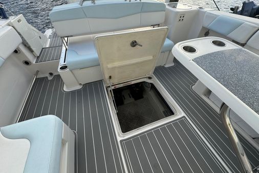 Robalo R317 Dual Console image