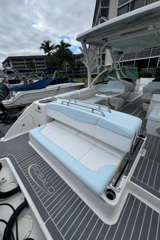 Robalo R317 Dual Console image