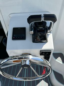 Parker 2820 XLD Sport Cabin image