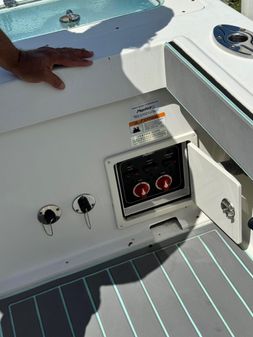 Parker 2820 XLD Sport Cabin image