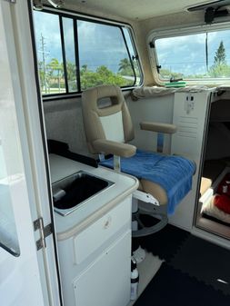 Parker 2820 XLD Sport Cabin image