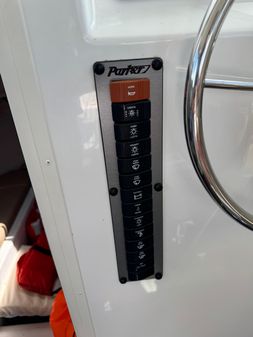 Parker 2820 XLD Sport Cabin image