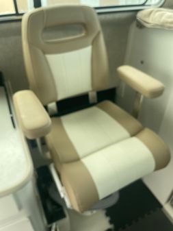 Parker 2820 XLD Sport Cabin image