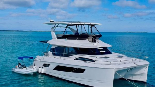 Aquila 44 Yacht