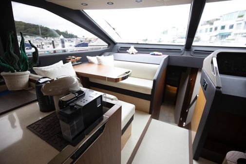 Azimut 72 image