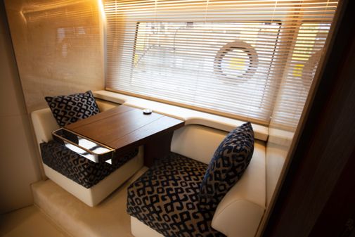 Azimut 72 image