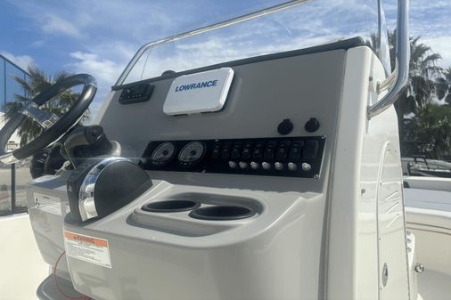 Boston Whaler 210 Dauntless image