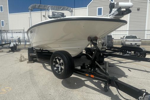 Boston Whaler 210 Dauntless image