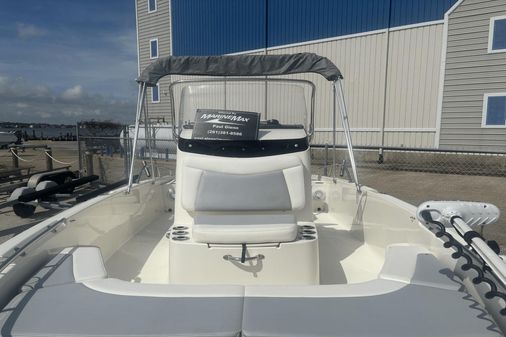 Boston Whaler 210 Dauntless image