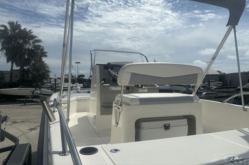 Boston Whaler 210 Dauntless image