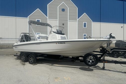 Boston Whaler 210 Dauntless image