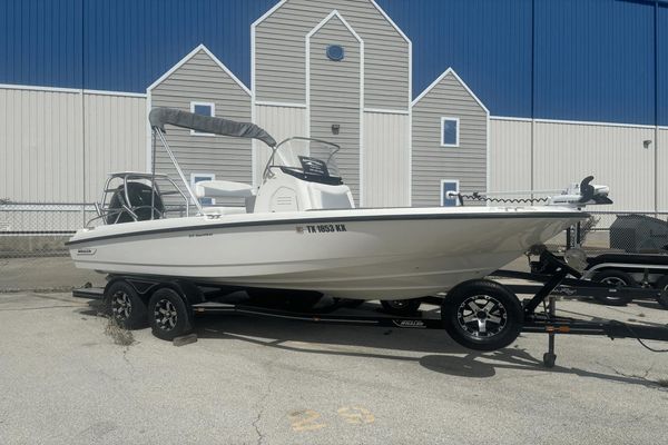 Boston Whaler 210 Dauntless - main image