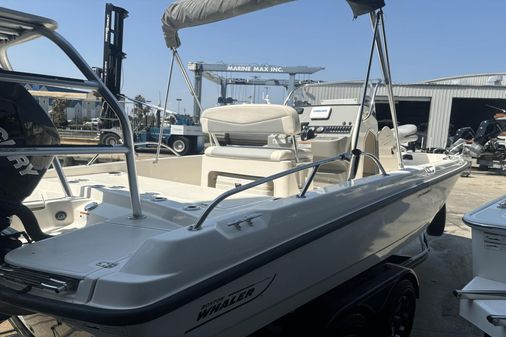 Boston Whaler 210 Dauntless image