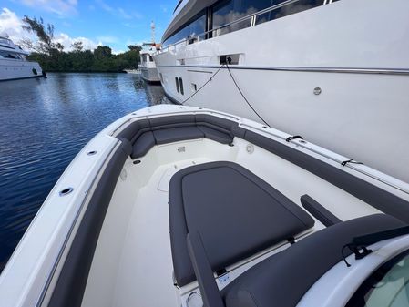 Boston Whaler 330 Outrage image