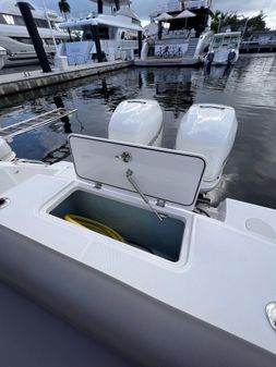 Boston Whaler 330 Outrage image