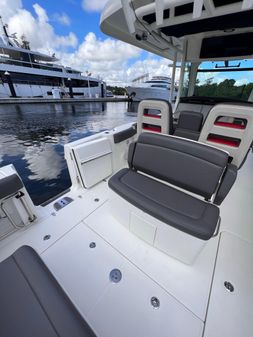 Boston Whaler 330 Outrage image