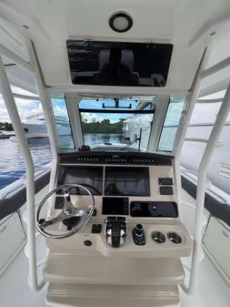 Boston Whaler 330 Outrage image