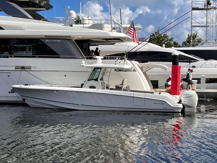 Boston Whaler 330 Outrage image