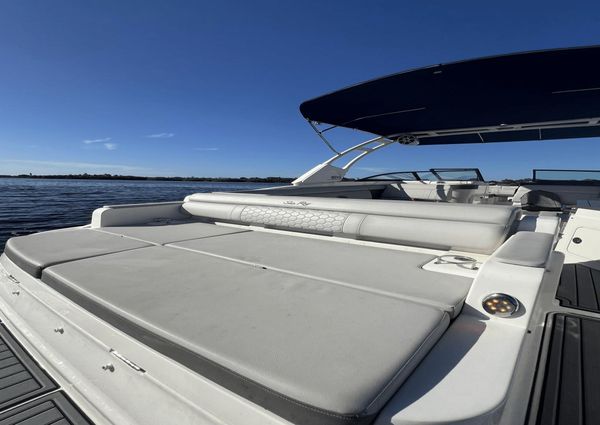 Sea Ray SDX 290 Outboard image