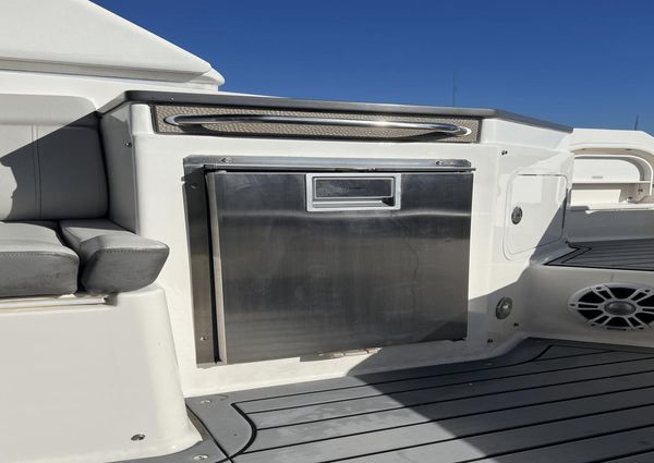 Sea Ray SDX 290 Outboard image