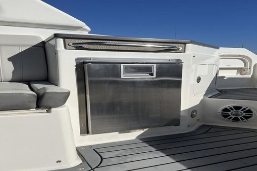 Sea Ray SDX 290 Outboard image