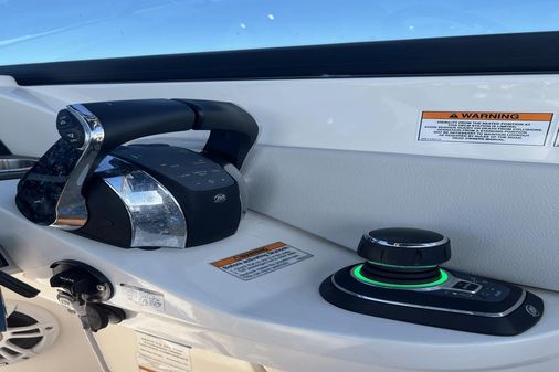 Sea Ray SDX 290 Outboard image