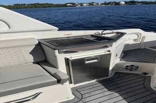 Sea Ray SDX 290 Outboard image