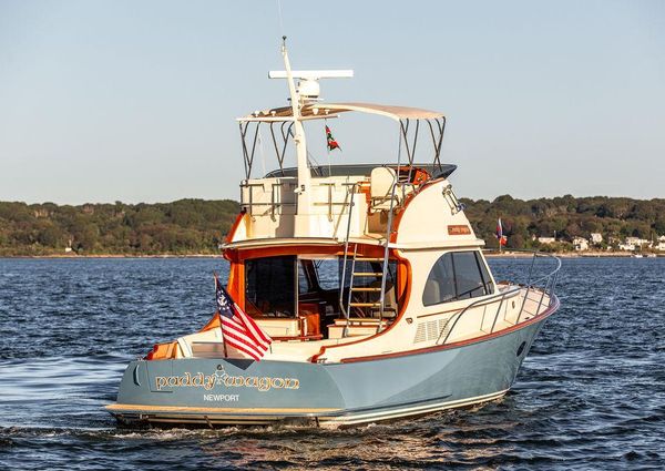 Hinckley Talaria 43 Flybridge image