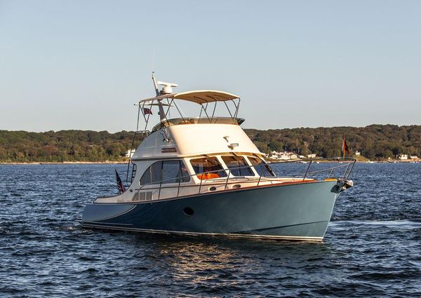 Hinckley Talaria 43 Flybridge image