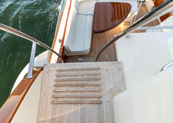 Hinckley Talaria 43 Flybridge image