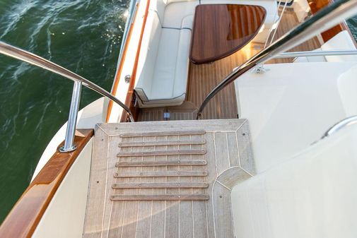 Hinckley Talaria 43 Flybridge image