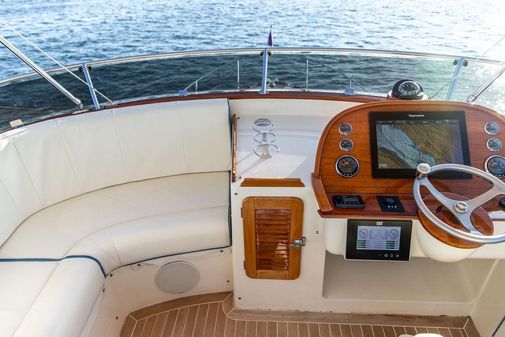 Hinckley Talaria 43 Flybridge image