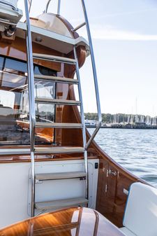 Hinckley Talaria 43 Flybridge image