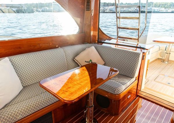 Hinckley Talaria 43 Flybridge image