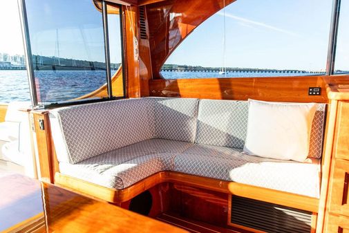 Hinckley Talaria 43 Flybridge image