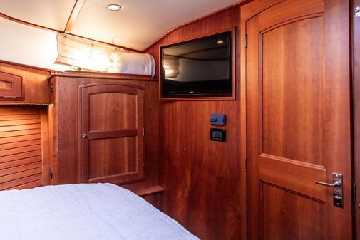 Hinckley Talaria 43 Flybridge image