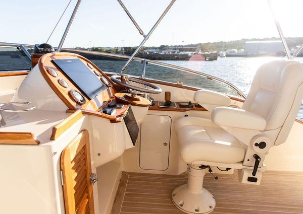 Hinckley Talaria 43 Flybridge image