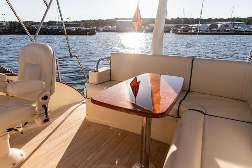 Hinckley Talaria 43 Flybridge image