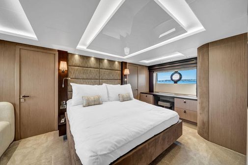 Sunseeker 86 Yacht image