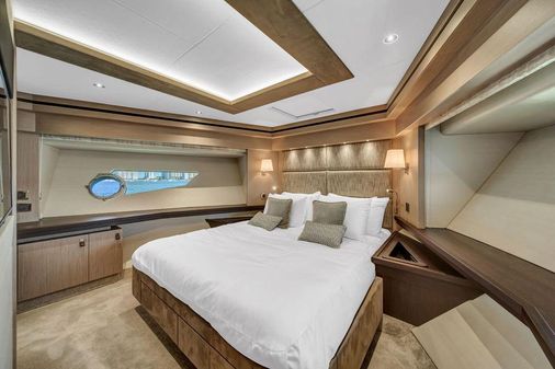 Sunseeker 86 Yacht image