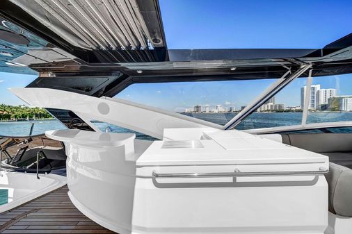 Sunseeker 86 Yacht image